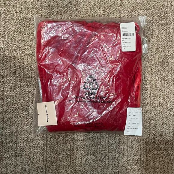 NWT Showpo red maxi dress with slit and cutout // Size Small - Picture 4 of 4